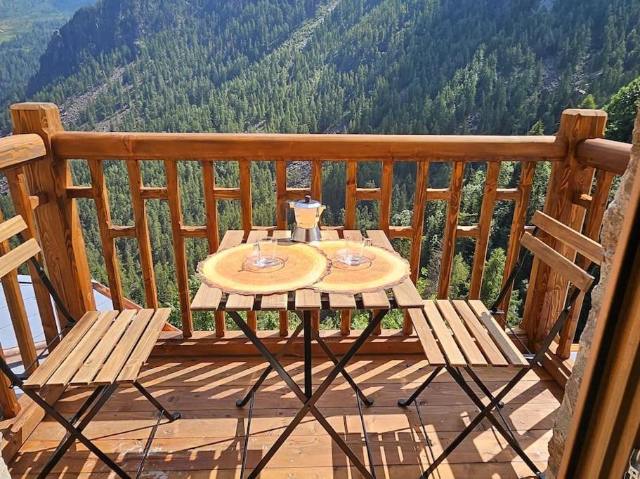 Il Castello Nel Bosco, Appartamento Torrente Champorcher Dış mekan fotoğraf